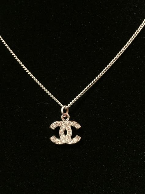 collana chanel classica